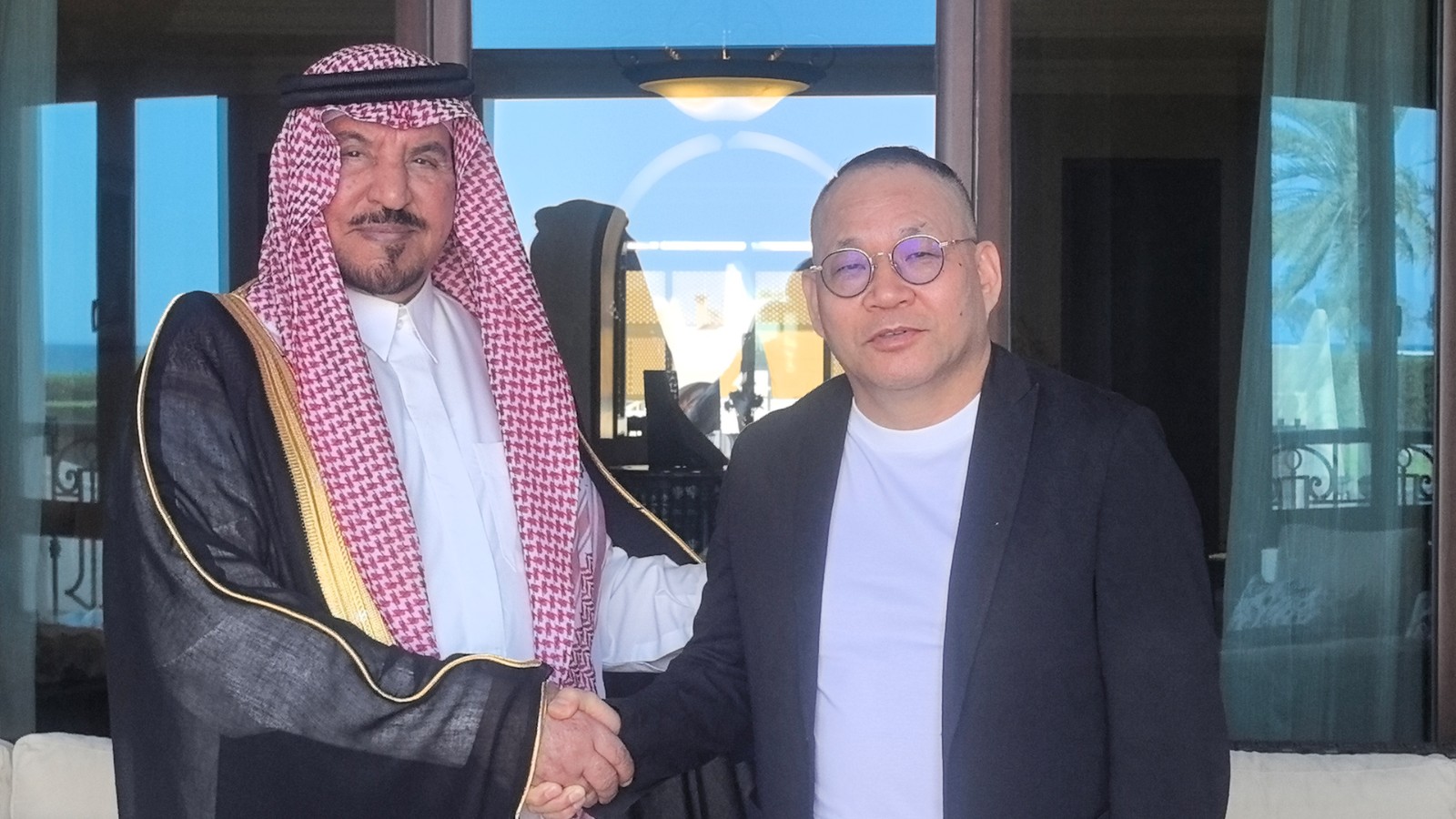 Al Suwaiket Trading & Contracting 公司的董事長Mubarak A. Alsuwaiket.jpg Al Suwaiket Trading & Contracting 公司的董事長Mubarak A. Alsuwaiket.jpg